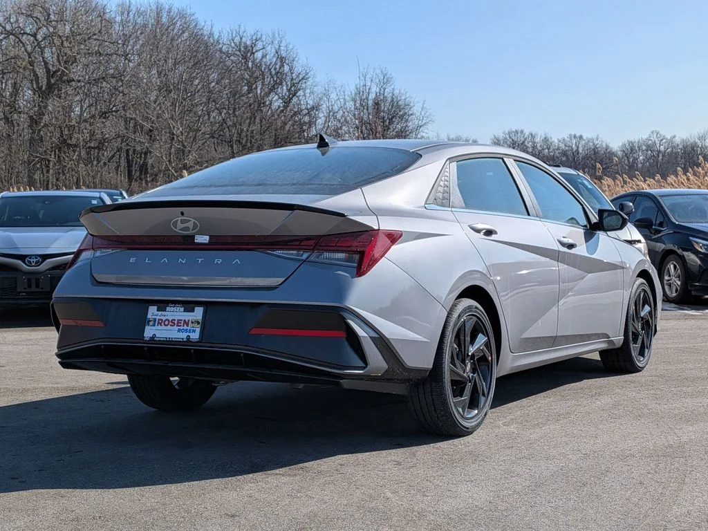 New 2026 Silver Hyundai SEL Sport image 7