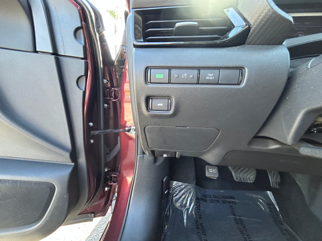 Used 2025  Nissan SV image 25
