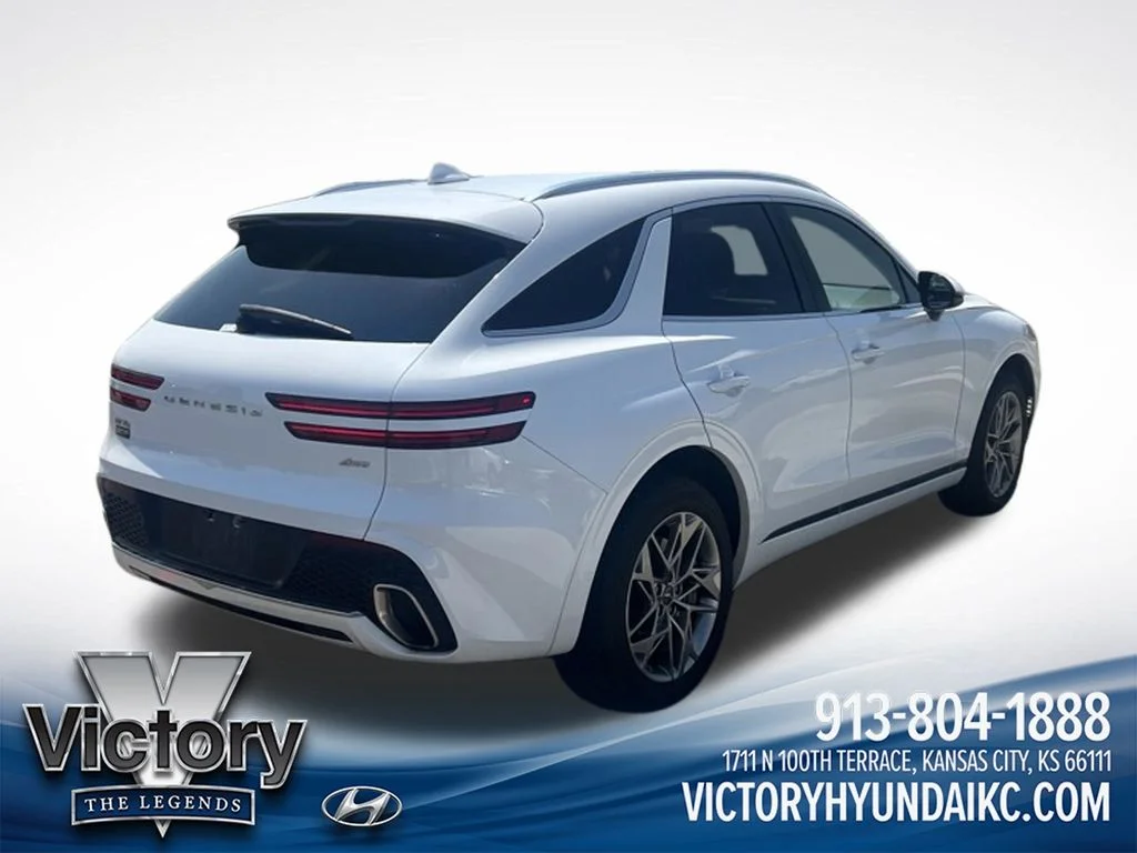 Used 2025 White Genesis 2.5T image 5