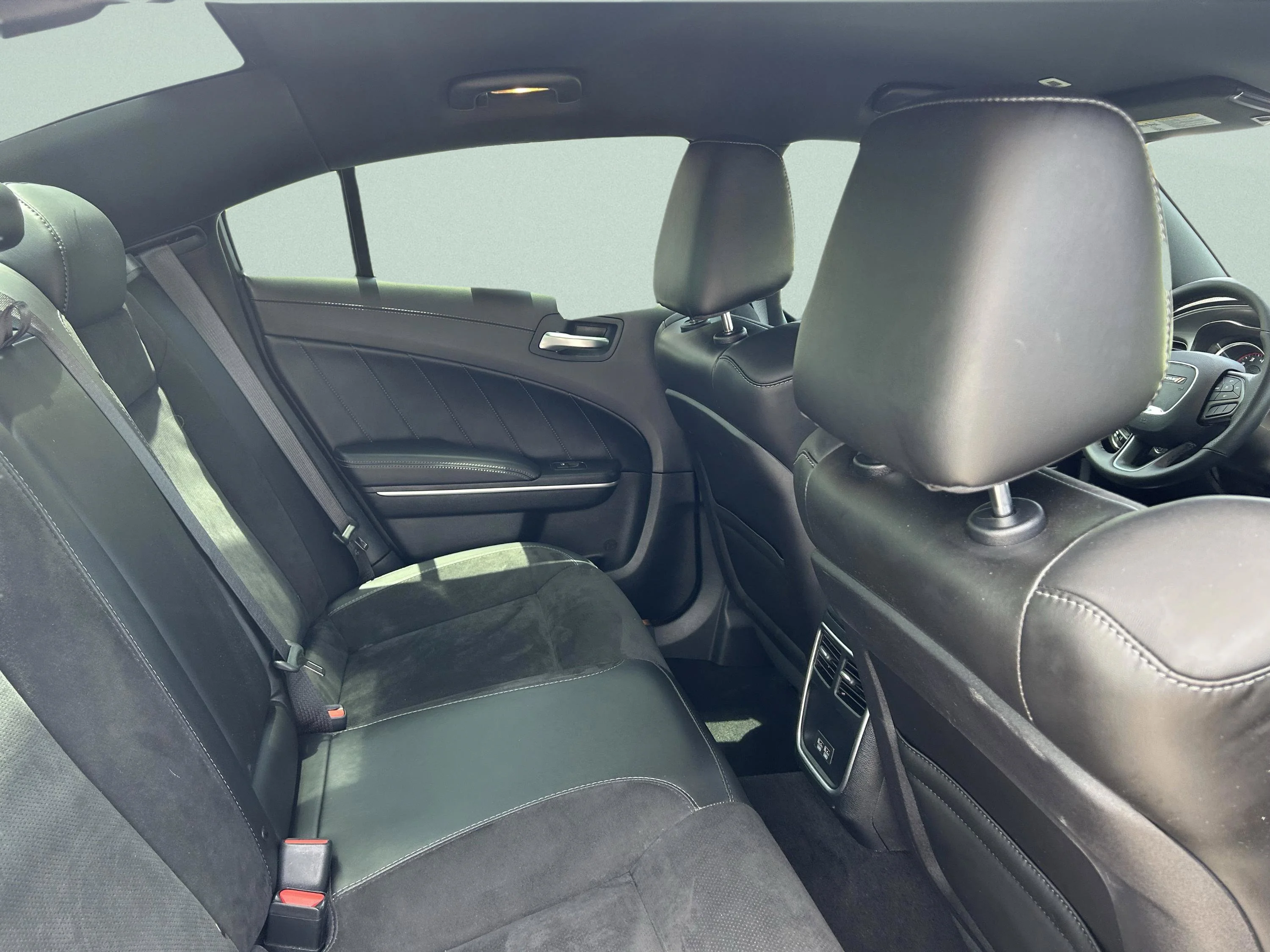 Used 2023 Granite Pearlcoat Dodge R/T image 19