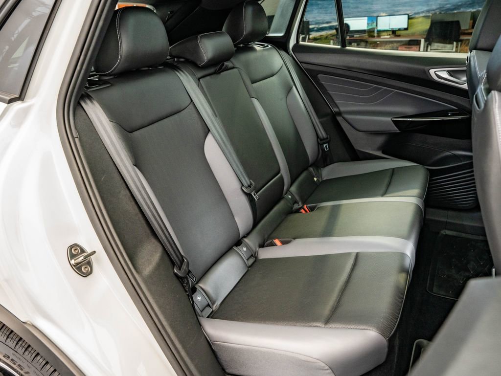 Used 2023 Opal White Volkswagen Pro S image 43