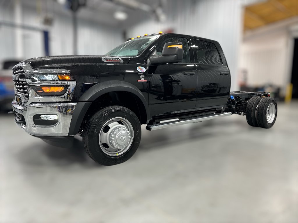 2025 RAM 4500 Tradesman 4X4 Crew Cab DRW 173" WB's photo