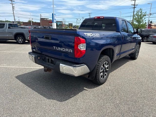 Used 2014 Blue Toyota SR5 image 18