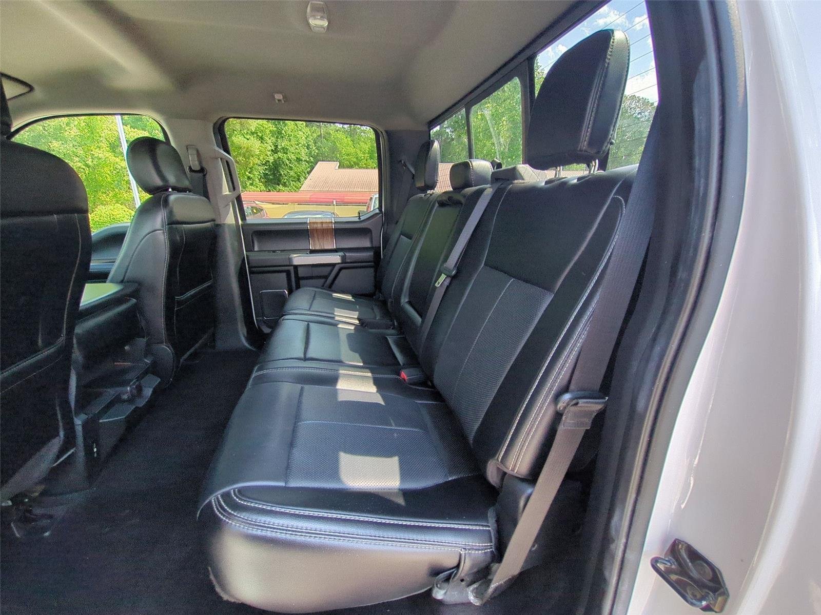 Used 2020 Oxford White Ford LARIAT image 33