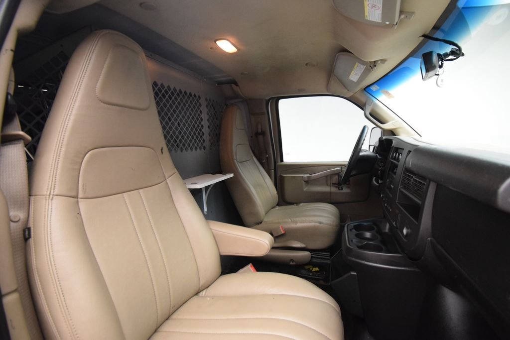 Used 2018 Summit White GMC Work Van image 11