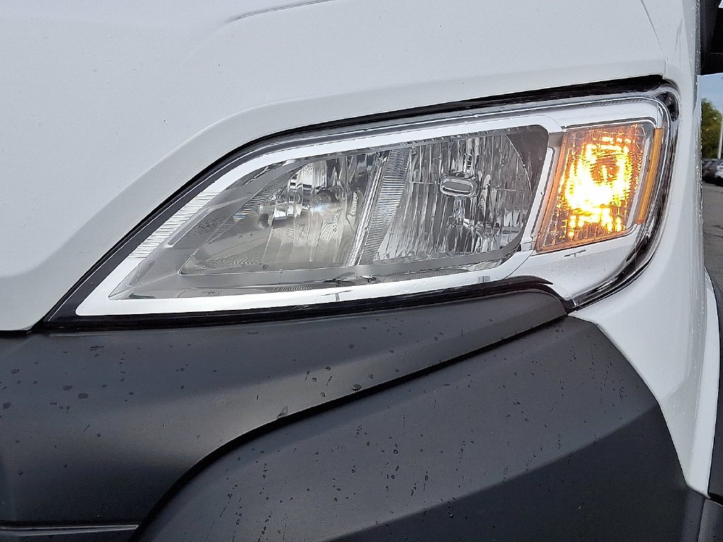 Used 2025 White Ram Base image 10