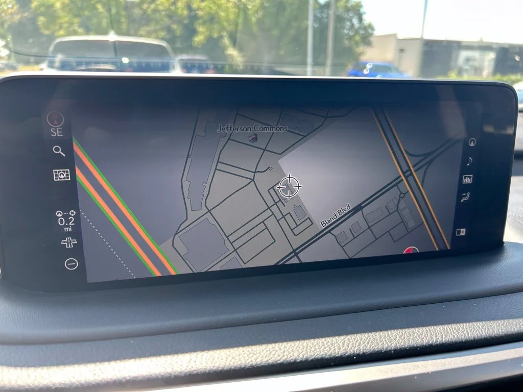 Used 2020 White Lexus 350L image 12