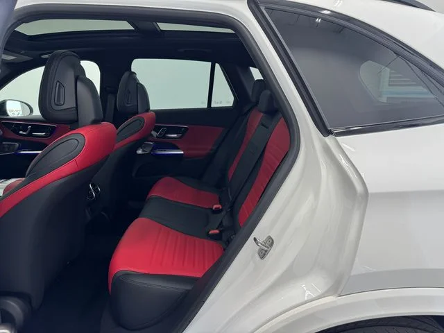 New 2027 White Mercedes-Benz GLC 300 image 21