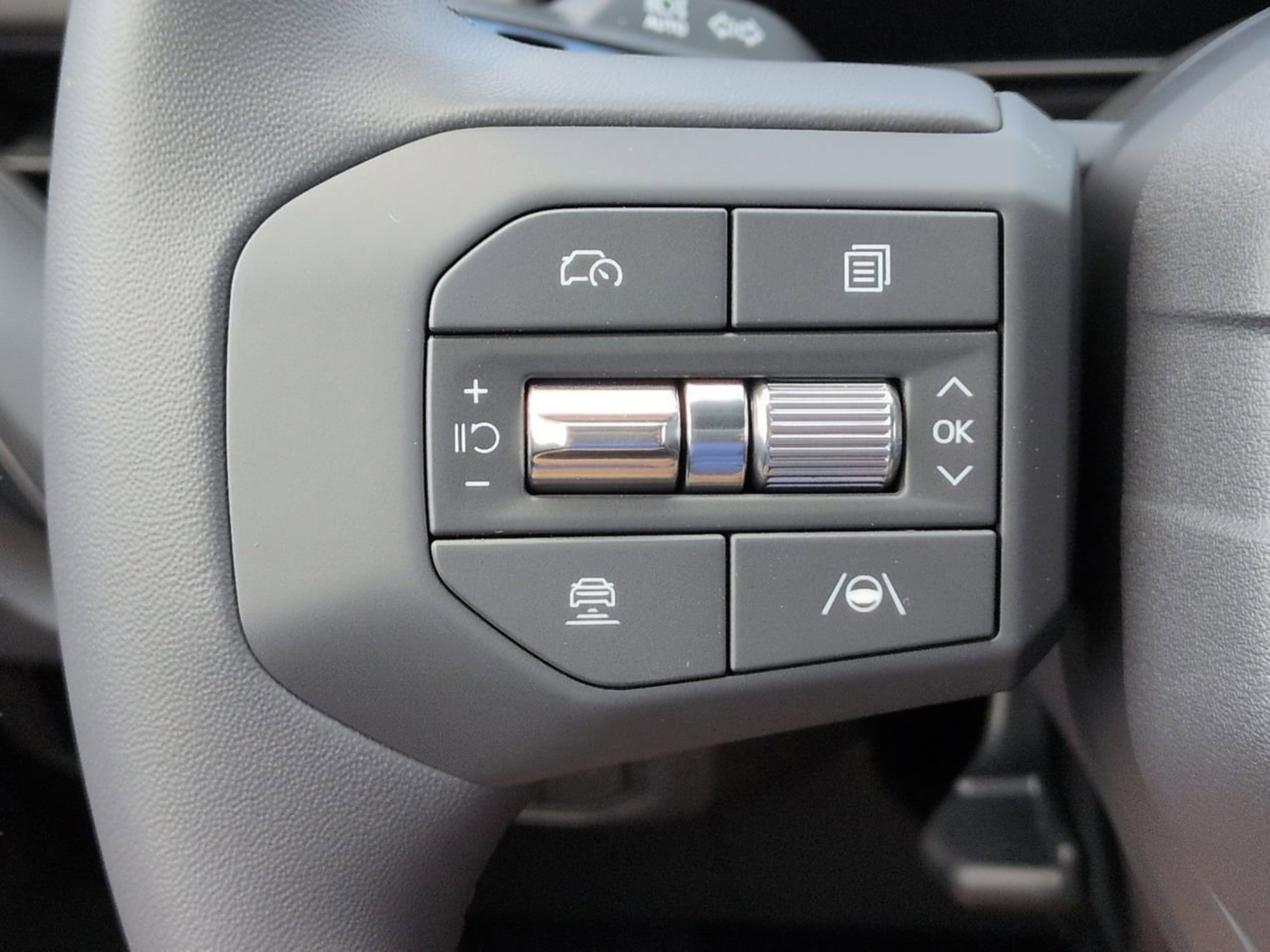 New 2027 Terrain Brown Kia X-Line S image 30