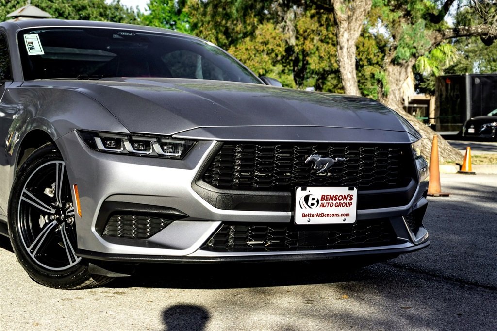 2024 Ford Mustang EcoBoost Premium photo 3