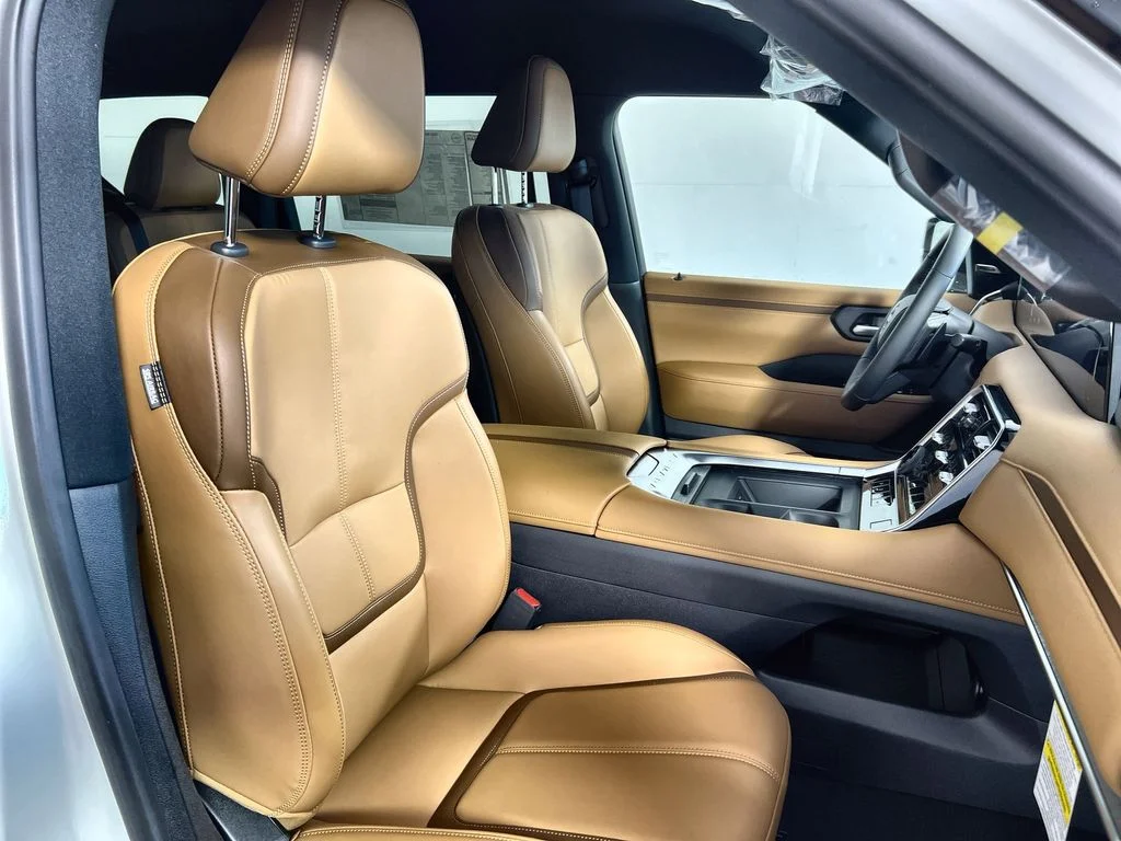 New 2026 White Nissan SL image 26