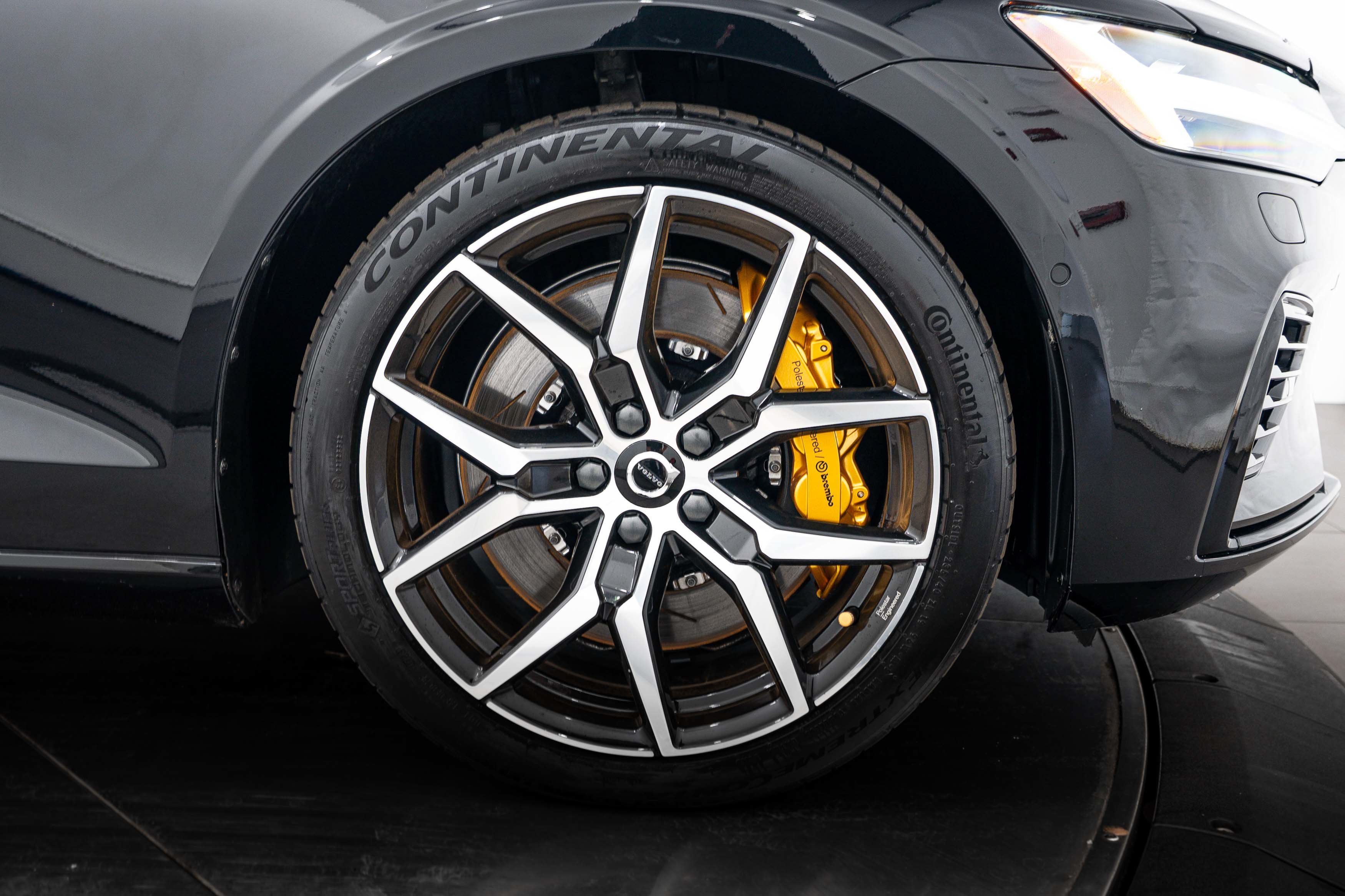 Used 2024 Onyx Black Metallic Volvo Polestar Engineered image 25