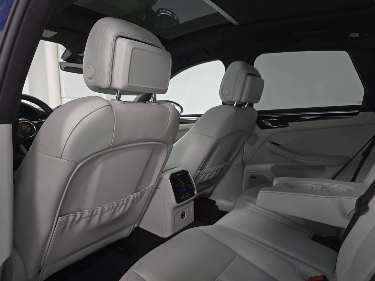 New 2026 Gentian Blue Metallic Porsche  image 28