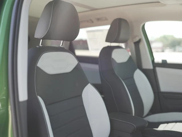 2025 Volkswagen Taos SEL - Photo 20
