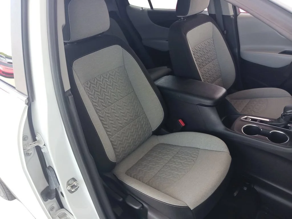 Used 2024 Summit White Chevrolet LT image 27