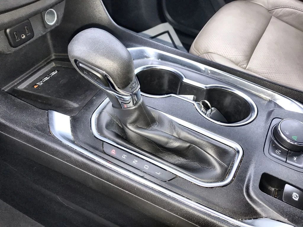 Used 2023 White Chevrolet LT image 18