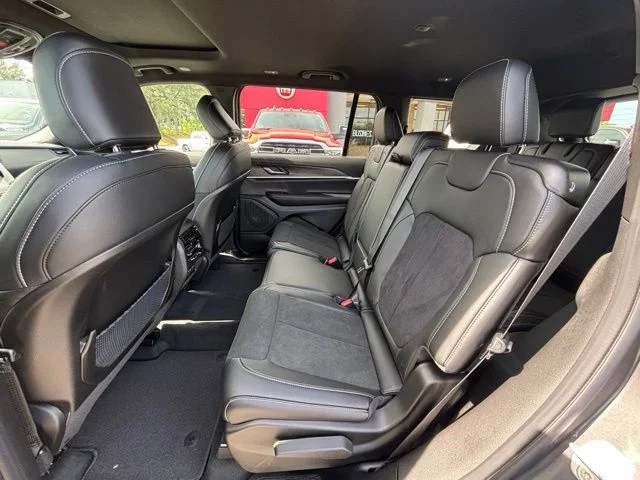 New 2026 Baltic Gray Metallic Clear-Coat Exterior Paint Jeep Laredo image 13