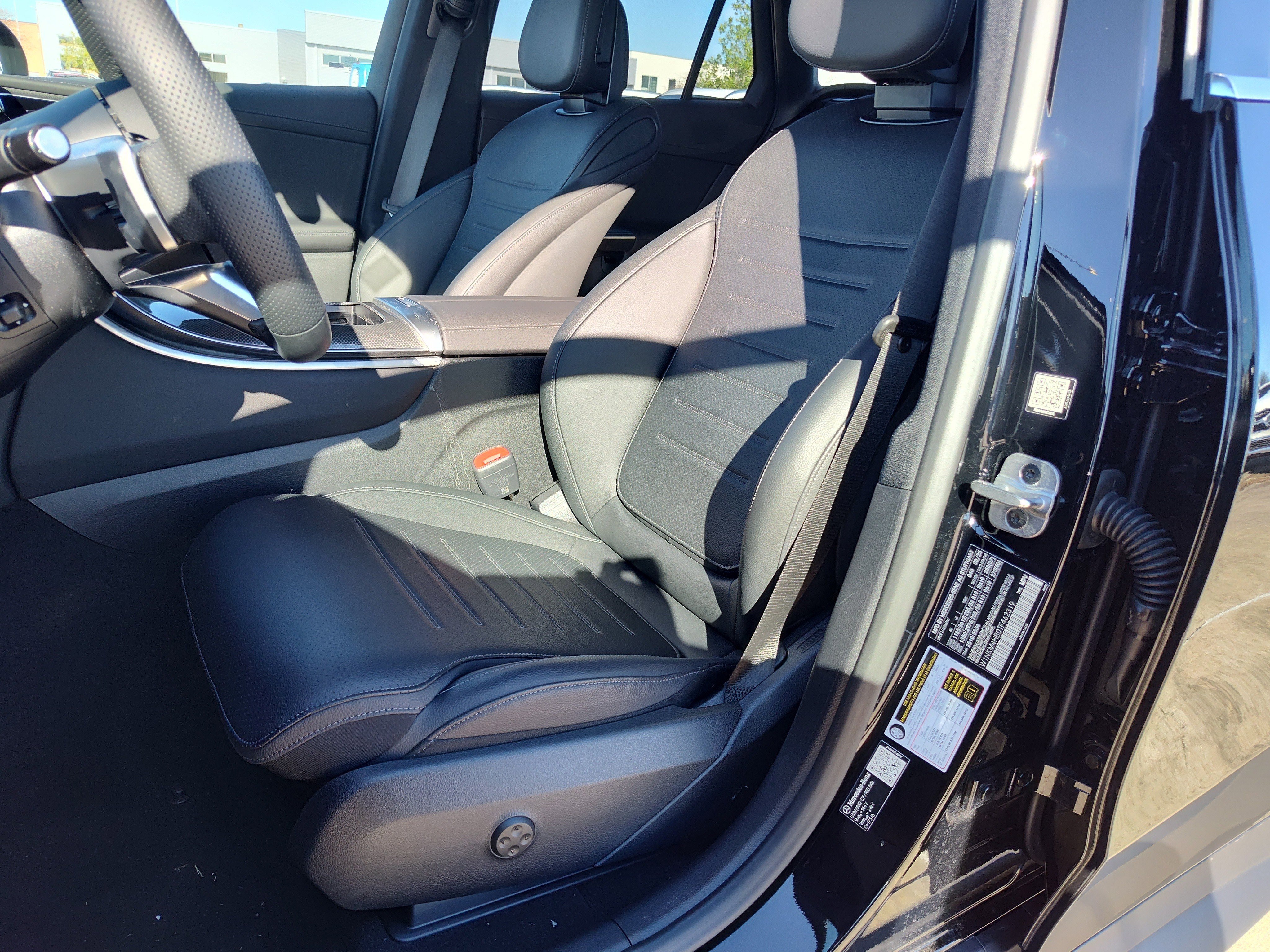 New 2026 Black Mercedes-Benz GLC 300 image 21