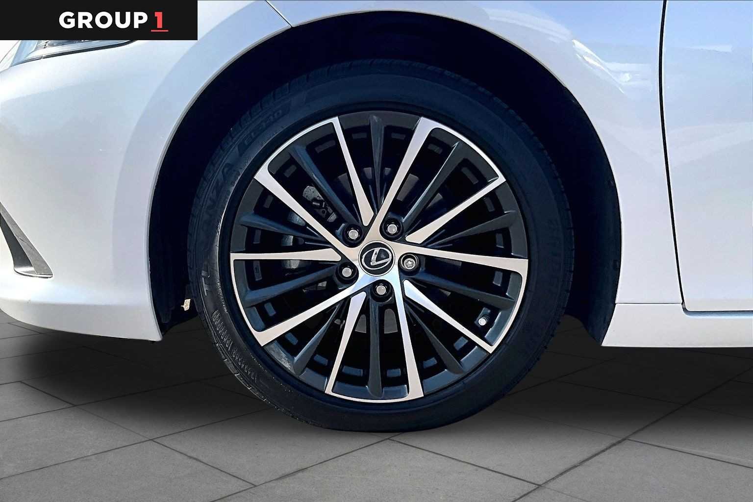 Certified Used 2024 Eminent White Pearl Lexus  image 9
