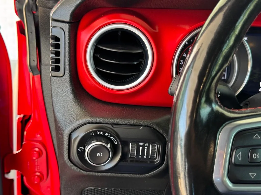 Used 2020 Red Jeep Unlimited Rubicon image 36