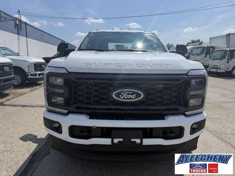 New 2026 Oxford White Ford F-250® XL image 3