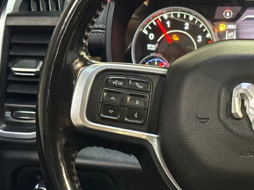 Used 2020 Diamond Black Crystal Pearlcoat Ram Laramie image 17