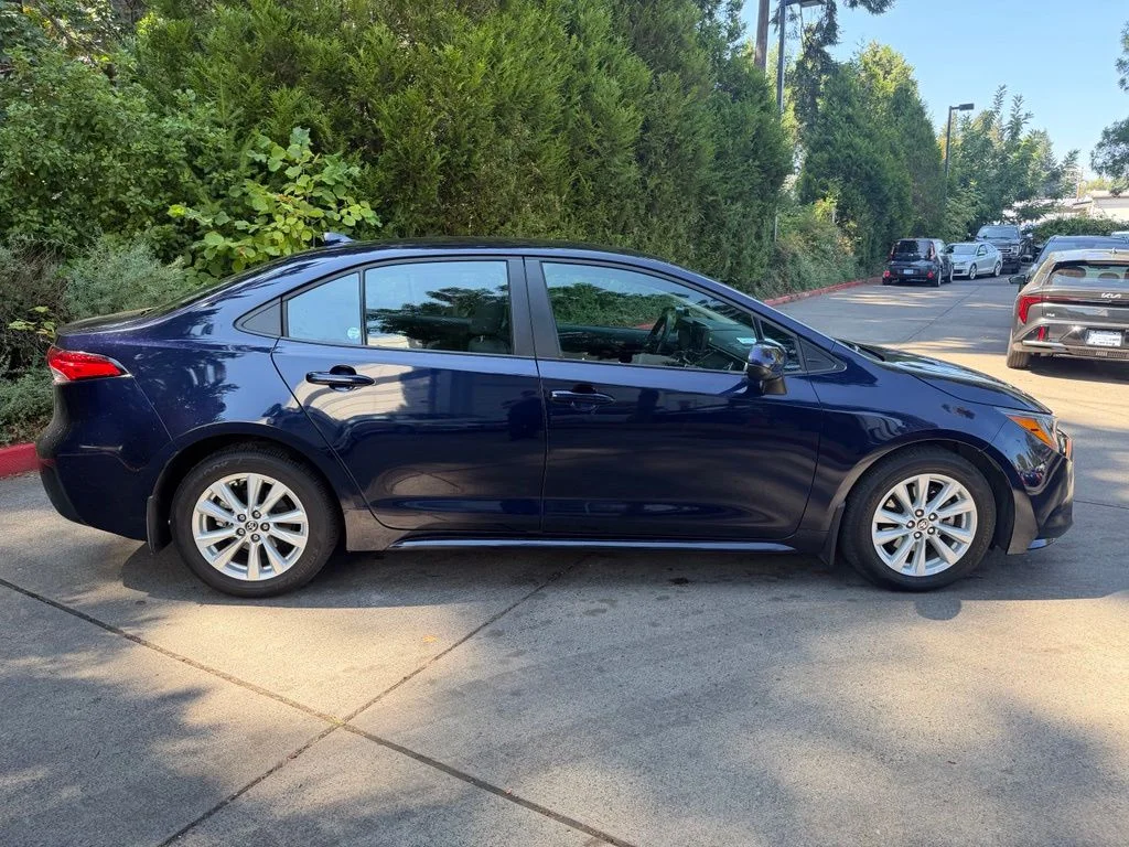 Used 2025 Blueprint Toyota LE image 2