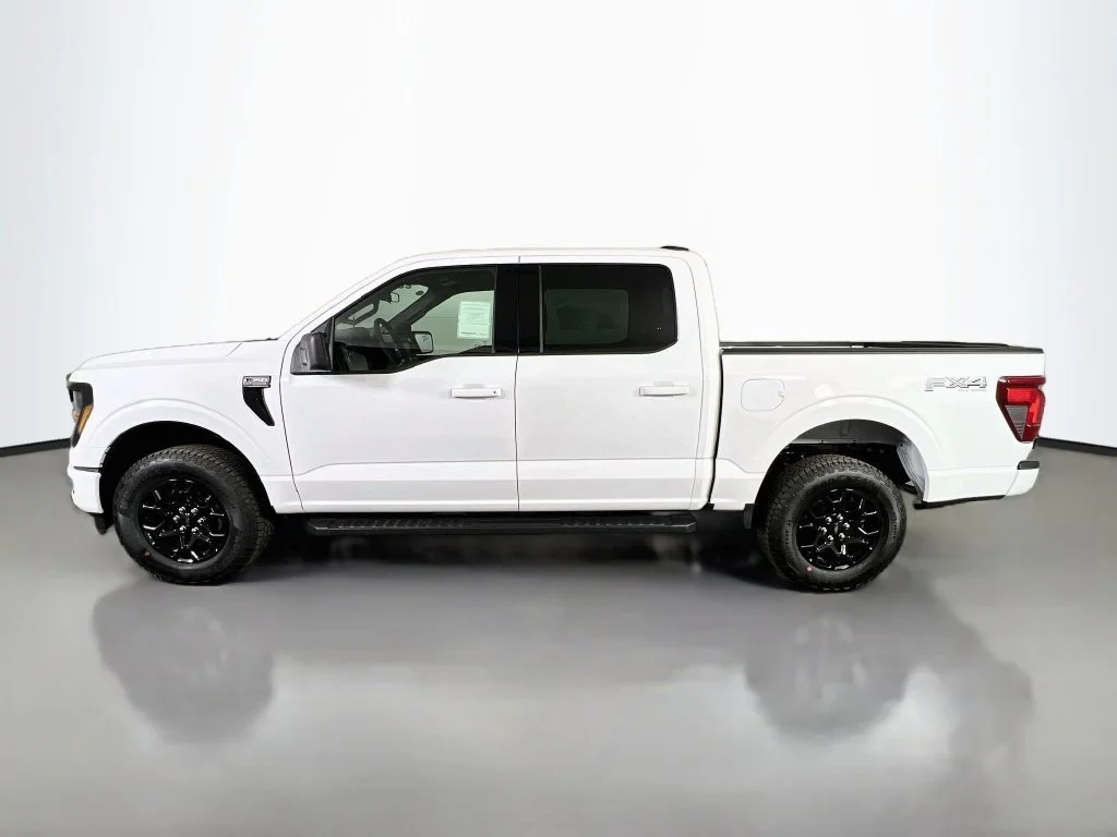 New 2026 Oxford White Ford XLT image 6