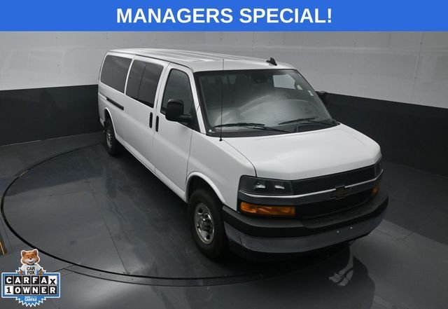 2024 Chevrolet Express Passenger LT - Photo 36