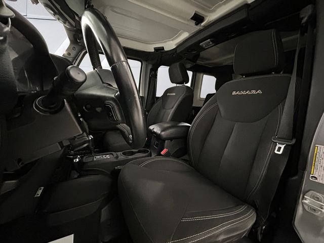 Used 2016 Silver Jeep Unlimited Sahara image 8