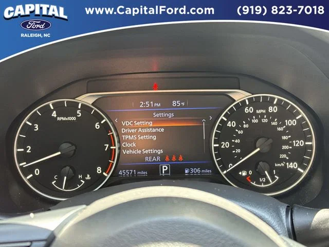 Used 2025 White Nissan 2.5 SV image 25