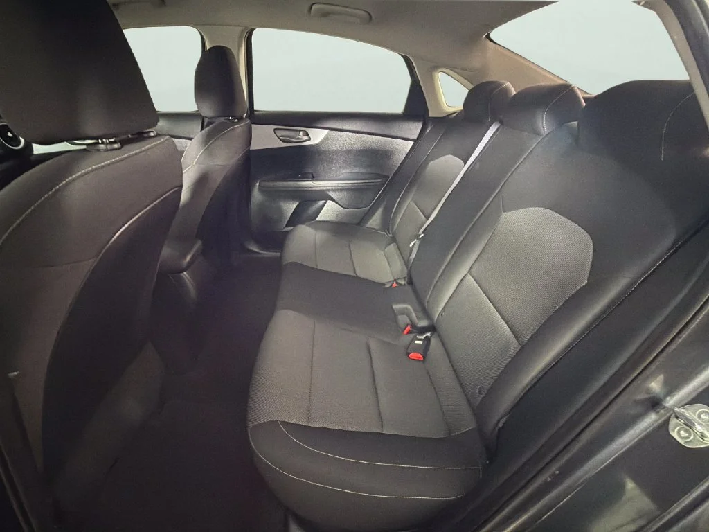 Used 2024  Kia LXS image 27