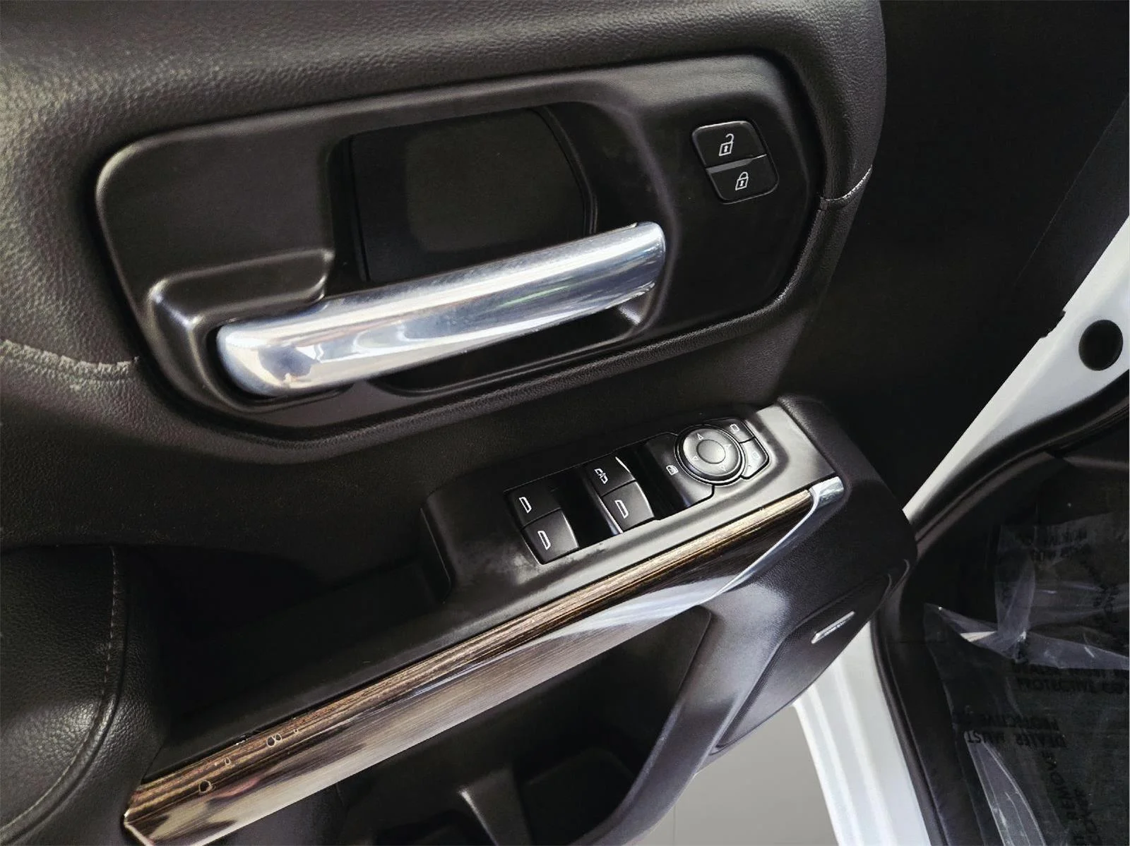 Used 2021 Summit White GMC Elevation image 24