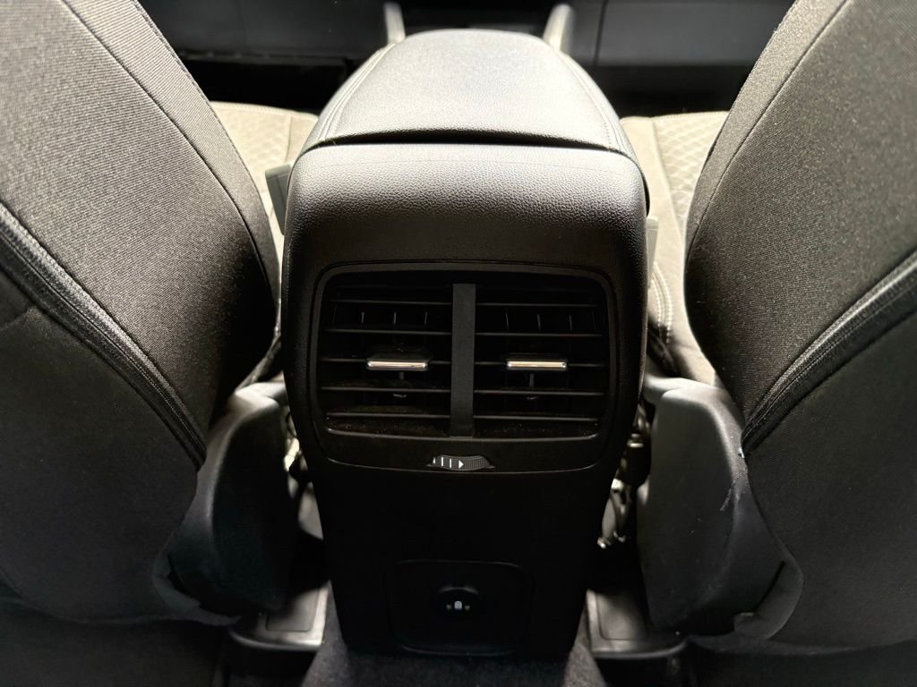Used 2024 Black Metallic Ford Active image 15