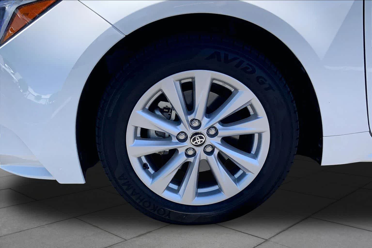2026 Toyota Corolla LE - Photo 11