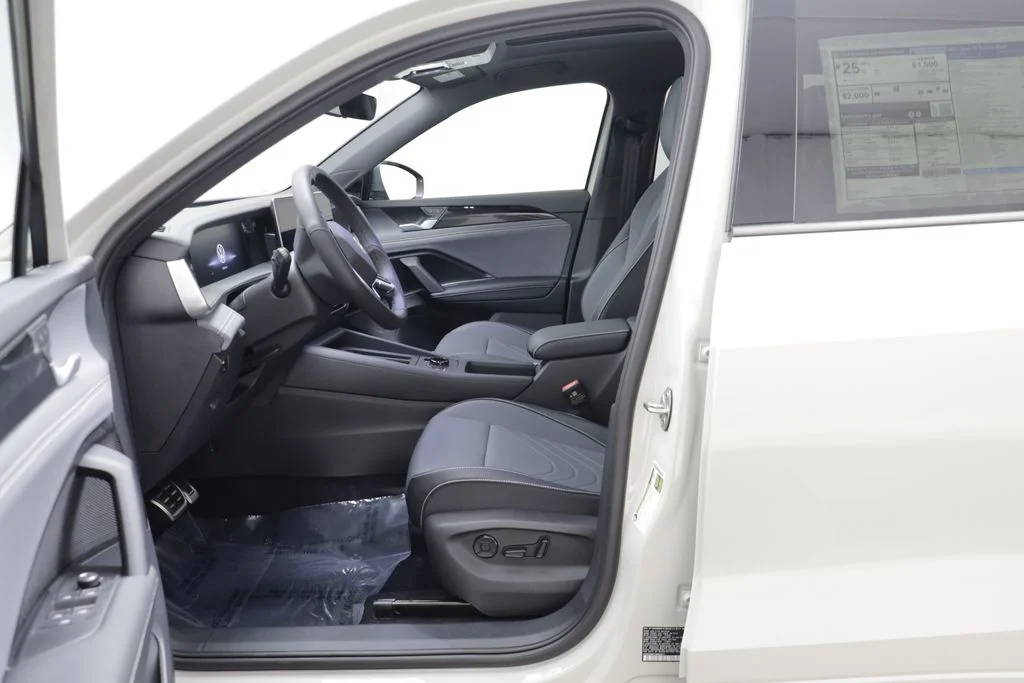 New 2026 Sandstone Volkswagen 2.0T SE R-Line Black image 6