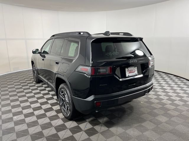New 2026 Diamond Black Crystal Pearlcoat Jeep Limited image 6