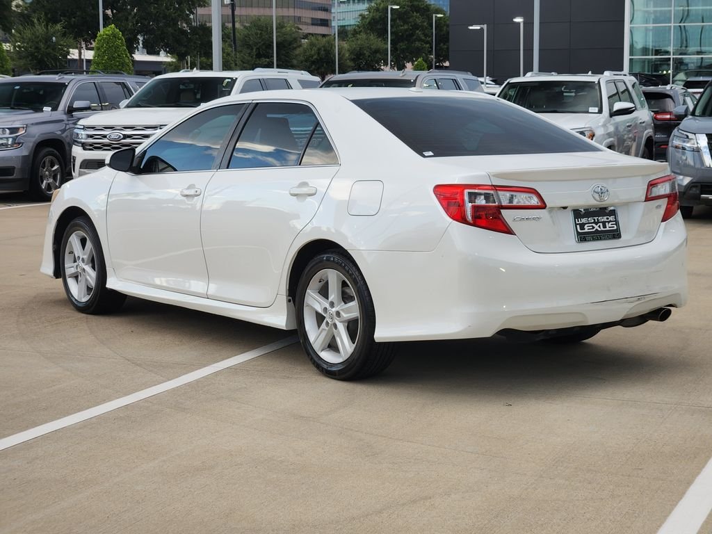 Used 2014 Blizzard Pearl Toyota SE image 5