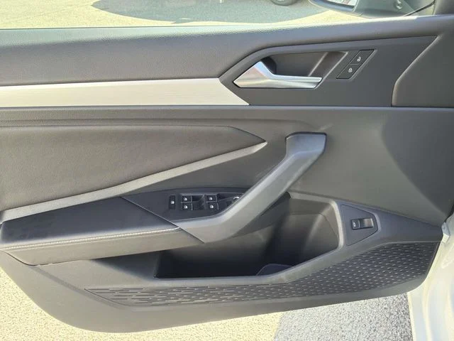 New 2026 White Volkswagen 1.5T S image 11