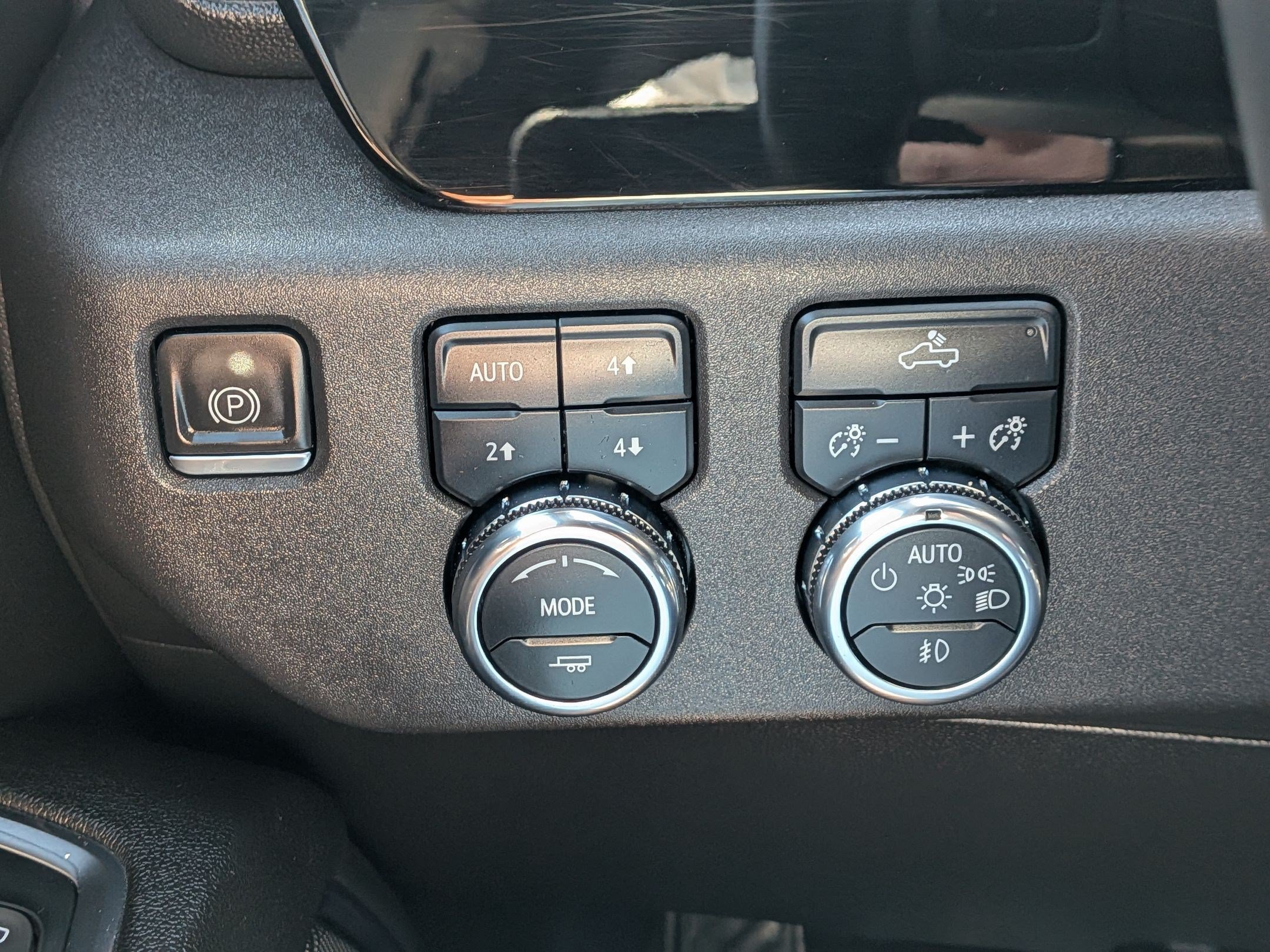 Certified Used 2023 SUMMIT WHITE GMC Elevation image 17