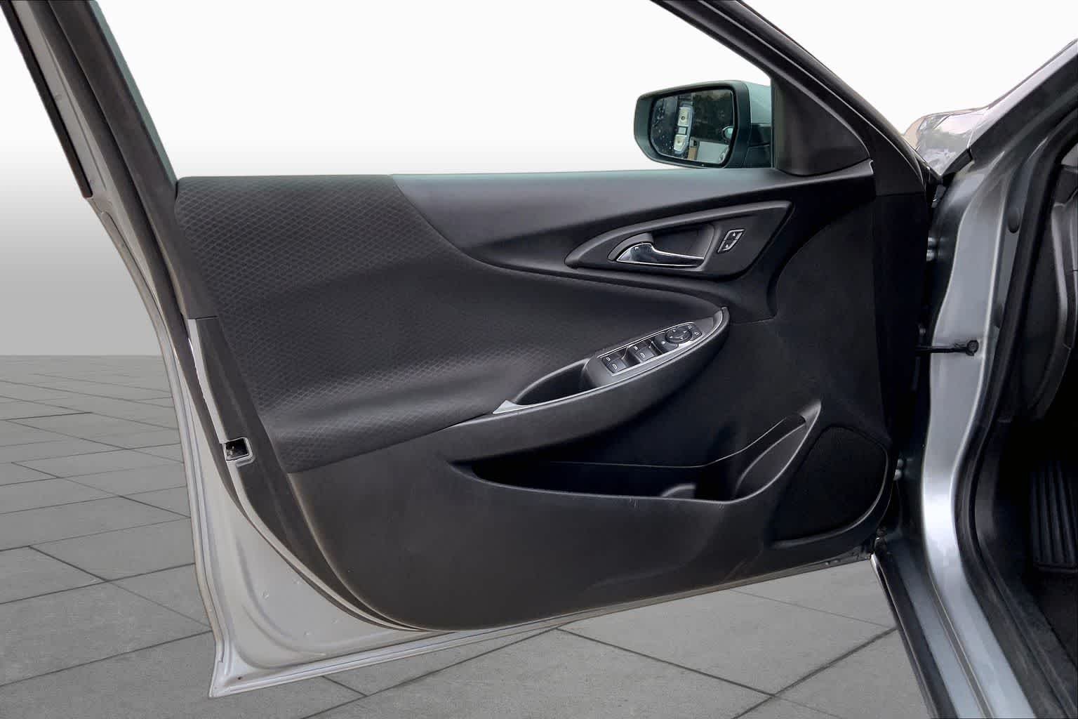 Used 2024 Sterling Gray Metallic Chevrolet LT image 22