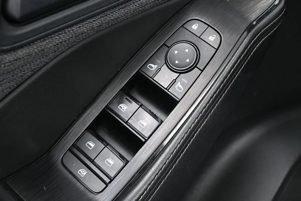 Used 2021 Gray Nissan S image 14