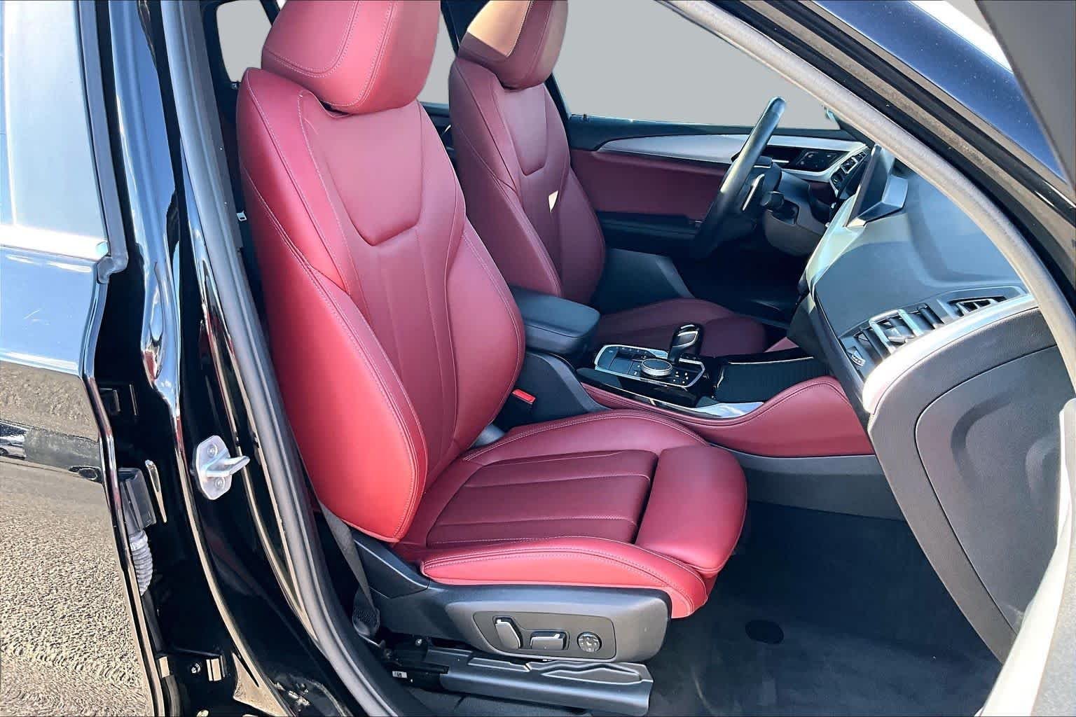 Pre-Owned 2025 BMW X4 XDrive30i