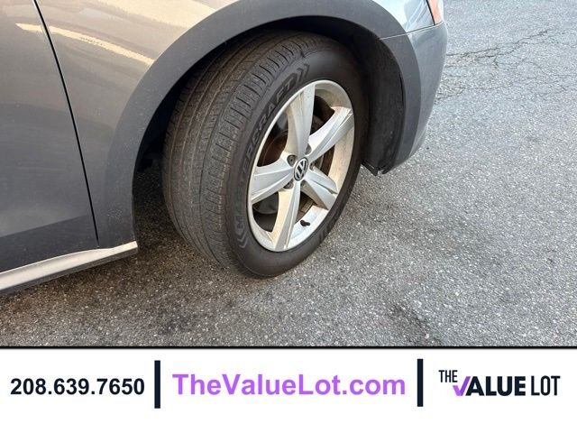 Used 2012 Gray Volkswagen 2.5 SE image 11