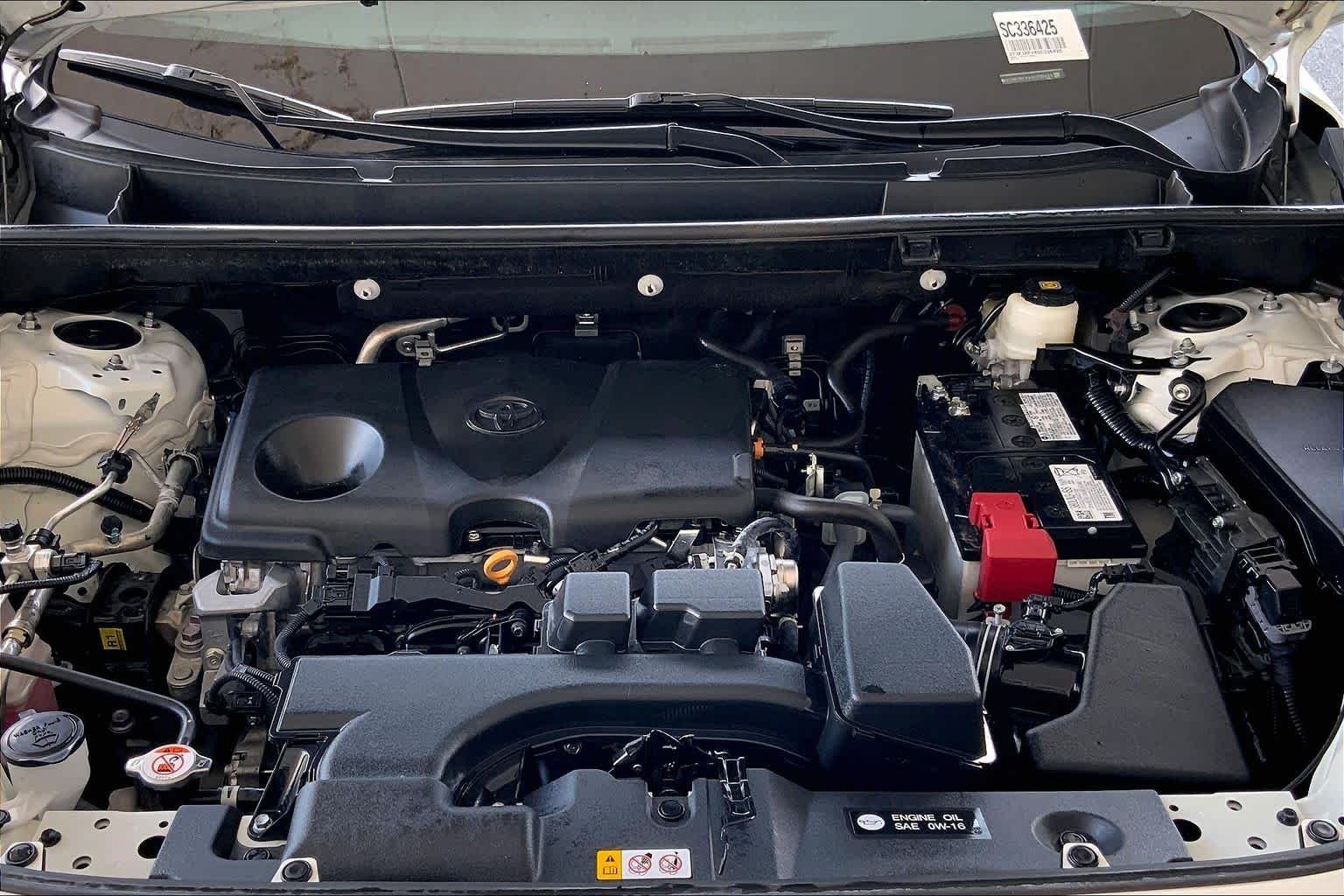 Used 2025 Ice Cap Toyota LE image 30