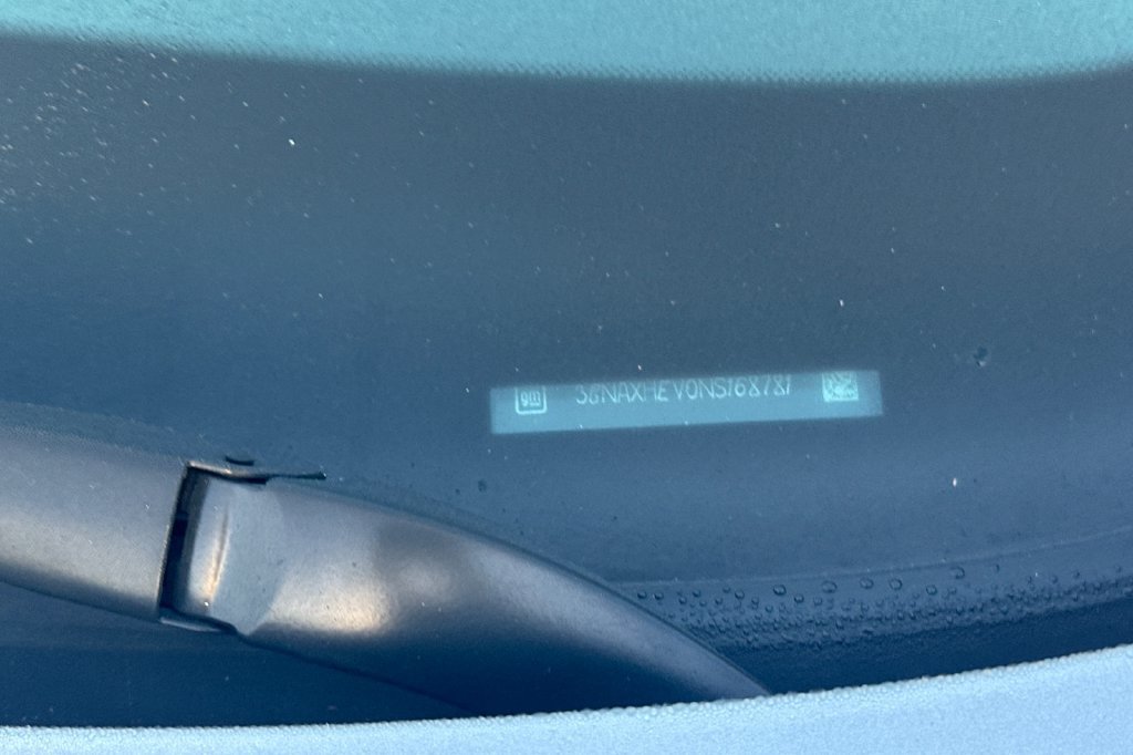 Used 2022 Silver Chevrolet LS image 9