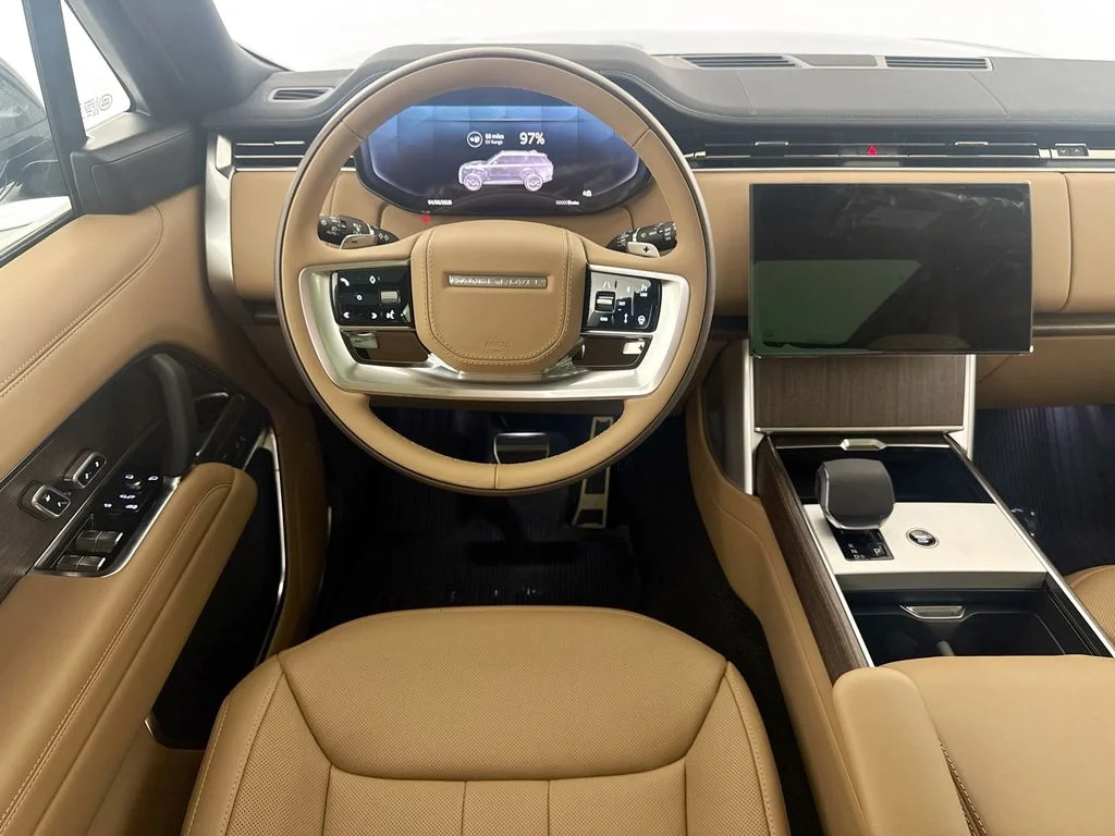 New 2026 Eiger Grey Land Rover SE image 23