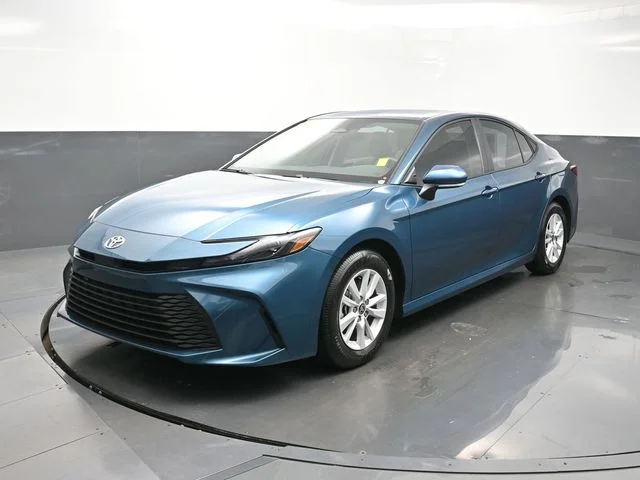 Used 2026  Toyota LE image 3