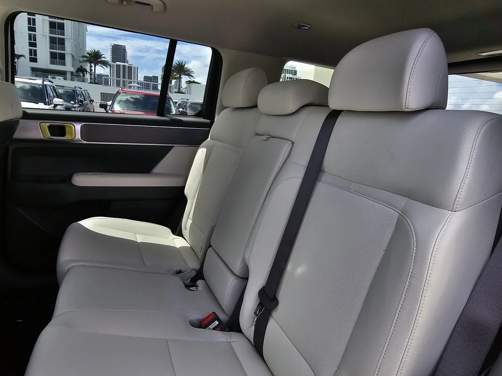 New 2027 Gray Hyundai SE image 24