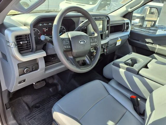 New 2024 Oxford White Ford XL image 6
